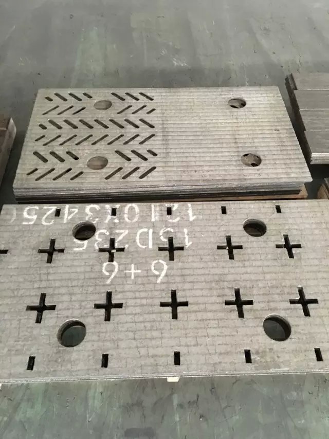 切割后的雙金屬復合耐磨鋼板 切割后的雙金屬復合耐磨鋼板